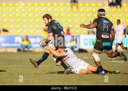 Parma, Italien. 6. Januar, 2019. Zebre der inneren Mitte Nicolas De Battista passt den Ball nach einer im Spiel gegen den Geparden in GuinnessPro 14 © Massimiliano Carnabuci/Alamy Leben Nachrichten anpacken Stockfoto