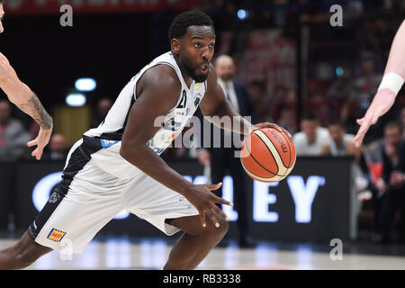 Mailand, Italien. 06 Jan, 2019. Foto Claudio Grassi - LaPresse 06 Maggio 2005 2019 Assago, Milano (Italia) Sport Warenkorb Serie A Postemobile Warenkorb 2018-2019 AX Armani Exchange Olimpia Milano - Dolomiti Energia Trentino Nella Foto: Dustin Hogue (Nr. 22 Dolomiti Energia Trentino) Credit: LaPresse/Alamy leben Nachrichten Stockfoto