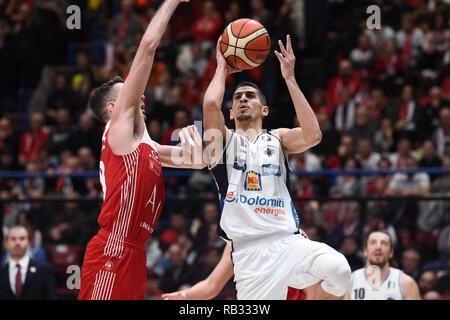 Mailand, Italien. 06 Jan, 2019. Foto Claudio Grassi - LaPresse 06 Maggio 2005 2019 Assago, Milano (Italia) Sport Warenkorb Serie A Postemobile Warenkorb 2018-2019 AX Armani Exchange Olimpia Milano - Dolomiti Energia Trentino Nella Foto: Diego Flaccadori (#12 Dolomiti Energia Trentino) Credit: LaPresse/Alamy leben Nachrichten Stockfoto