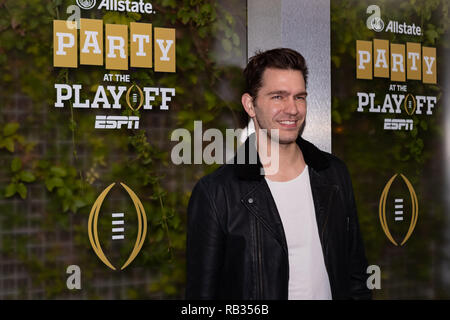 Santa Clara, Kalifornien, USA. 5 Jan, 2019. Januar 05, 2019, San Jose, Kalifornien, USA - Sänger Andy Grammer tritt der Allstate Party im Endspiel auf dem blauen Teppich vor dem College Football Endspiel nationale Meisterschaft Spiel zwischen der Clemson Tiger und die Alabama Crimson Tide am Levi's Stadion, Santa Clara, Kalifornien. Quelle: Adam Lacy/ZUMA Draht/Alamy leben Nachrichten Stockfoto