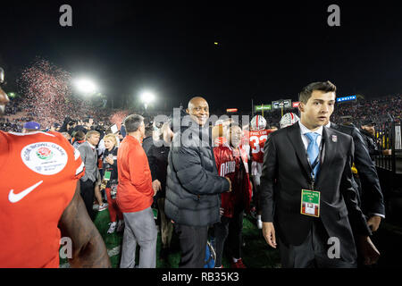 Pasadena, CA. 01 Jan, 2019. Ehemaliger Roßkastanie Eddie George nach Washington Huskies vs Ohio State Buckeyes im Rose Bowl in Pasadena, Ca. Am 01 Januar, 2019 (Foto von Jevone Moore) Credit: Csm/Alamy leben Nachrichten Stockfoto