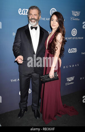 LOS ANGELES, Ca - 05. Januar: Mel Gibson (L) und Rosalind Ross teilnehmen Michael Muller ist der Himmel, durch die Kunst der Elysium an einem privaten Ort, vorgelegt am 5. Januar 2019 in Los Angeles, Kalifornien. Stockfoto