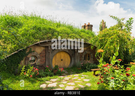 Ein Hobbit Loch in der Shire in Hobbiton, Matamata, Neuseeland, 21. Januar 2018 Stockfoto
