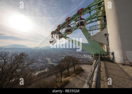 Grenoble, Frankreich, Januar 2019: Seilbahnstation in La Bastille Stockfoto