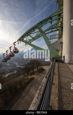 Grenoble, Frankreich, Januar 2019: Seilbahnstation in La Bastille Stockfoto