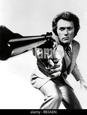 Original Film Titel: MAGNUM FORCE. Englischer Titel: MAGNUM FORCE. Jahr: 1973. Regie: TED POST. Stars: Clint Eastwood. Quelle: COLUMBIA/Warner/Album Stockfoto