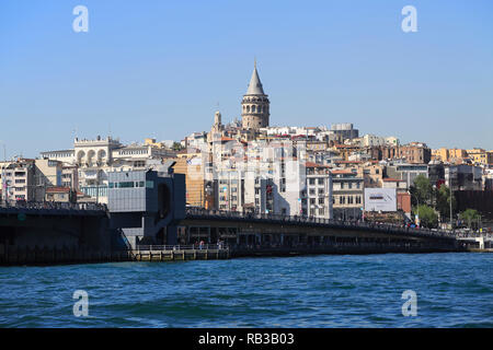 Galata Turm und Brücke, das Goldene Horn, Beyoglu, Istanbul, Türkei, Europa Stockfoto