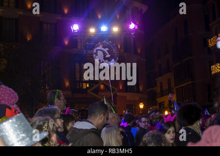 PALMA DE MALLORCA, 31. Dezember 2018: die Band spielt auf Silvester feiern am Plaza Cort am 31. Dezember in Palma de Mallorca, Spanien 2018. Stockfoto