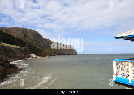 Blick auf Great Orme von Pier, Llandudno, Conwy County, North Wales, Wales, Vereinigtes Königreich, Europa Stockfoto