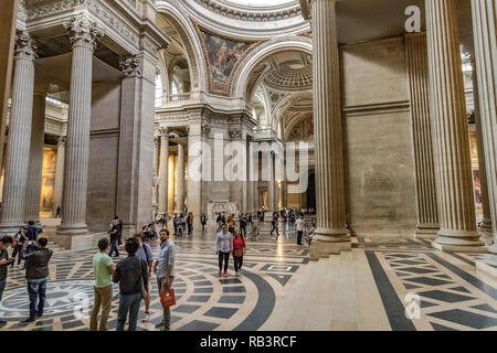 Das Innere des Panthéon, ein säkulares Mausoleum mit den Überresten renommierter französischer Bürger, mit einer Fassade nach dem Vorbild des Pantheons in Rom Stockfoto