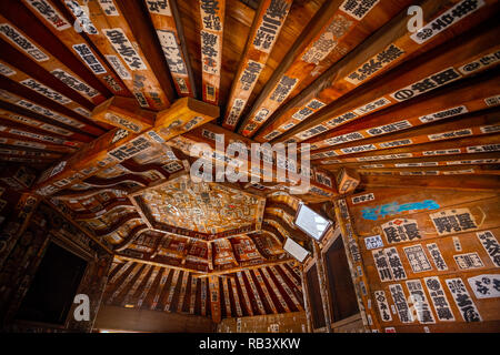 Aizuwakamatsu, Japan - 21 April 2018: Aizu Sazaedo Tempel oder Entsu Sansodo, erbaut 1796, ist einer der ältesten hölzernen Strukturen seiner Art und ein Stockfoto