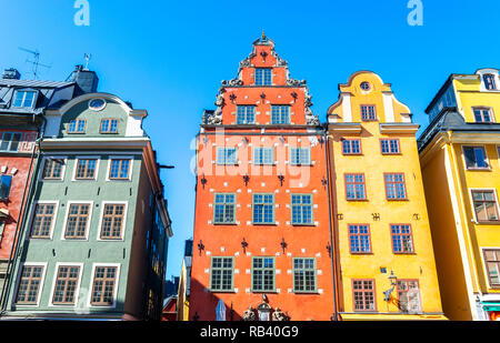 Platz Stortorget in der Altstadt (Gamla Stan) in Stockholm, der Hauptstadt Schwedens. Bunte Häuser am berühmten stortorget Stadtplatz in der Stockholmer histor Stockfoto