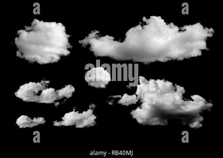 Satz von verschiedenen Wolken auf schwarzem Hintergrund isoliert. Design Elemente Stockfoto