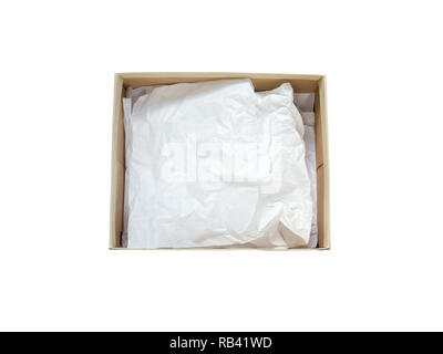 Geöffnet schuhe Box mit zerknitterten Geschenkpapier Top View isoliert auf weißem Stockfoto