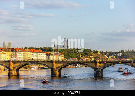 Prager Brücke und Vysehrad, Tschechische Republik Stockfoto