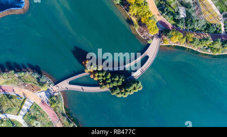 Peking, China. 5 Jan, 2019. Luftaufnahme auf Jan. 5, 2019 zeigt die Landschaft von Kunming Wasserfall Park in Kunming, die Hauptstadt der Provinz Yunnan im Südwesten Chinas. Credit: Hu Chao/Xinhua/Alamy leben Nachrichten Stockfoto