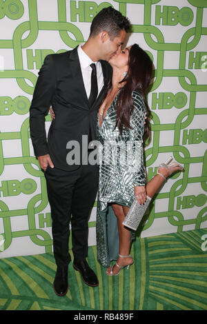 Beverly Hills, Kalifornien, USA. 6. Januar, 2019. Wells Adams und Sarah Hyland an der HBO-Post 2019 Golden Globe Party bei CirCalifornia, USA 55 in Beverly Hills, Kalifornien, USAlifornia am 6. Januar 2019. Credit: Faye Sadou/Medien Punch/Alamy leben Nachrichten Stockfoto