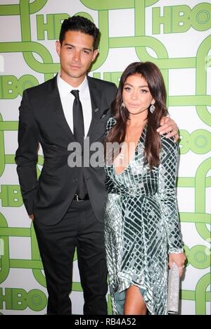 Beverly Hills, CA. 6. Januar, 2019. Sarah Hyland, Brunnen Adams in der Ankunftshalle für HBO Golden Globes After Party, ca. 55 Restaurant im The Beverly Hilton, Beverly Hills, CA 6. Januar 2019. Credit: Elizabeth Goodenough/Everett Collection/Alamy leben Nachrichten Stockfoto