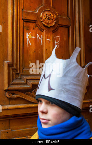 Pilsen, Tschechische Republik. 06 Jan, 2019. Nächstenliebe - Drei Könige, das Geld der Sammlung in Pilsen, Tschechische Republik, 6. Januar 2019. Credit: Miroslav Chaloupka/CTK Photo/Alamy leben Nachrichten Stockfoto