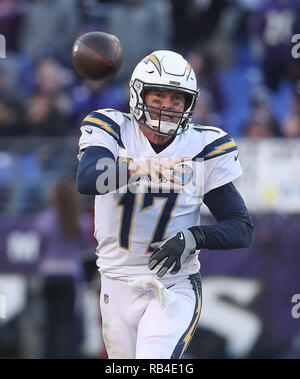 Baltimore, Maryland, USA. 06 Jan, 2019. Los Angeles Ladegeräte QB Philip Flüsse (17), die in Aktion gegen die Baltimore Ravens während der AFC wildcard Endspielspiel bei M&T Bank Stadium in Baltimore, MD, am 6. Januar 2019. Foto/Mike Buscher/Cal Sport Media Credit: Cal Sport Media/Alamy leben Nachrichten Stockfoto