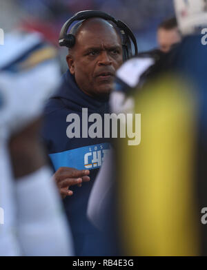 Baltimore, Maryland, USA. 06 Jan, 2019. Los Angeles Ladegeräte Haupttrainer Anthony Lynn dargestellt während der AFC wildcard Endspiel Spiel gegen die Baltimore Ravens bei M&T Bank Stadium in Baltimore, MD, am 6. Januar 2019. Foto/Mike Buscher/Cal Sport Media Credit: Cal Sport Media/Alamy leben Nachrichten Stockfoto