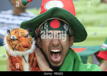 Bangladesch Ventilator cheers Während ICC Cricket World Cup Gruppe B Spiel gegen Irland an der Sher-e-Bangla National Stadium. Dhaka, Bangladesch. Stockfoto