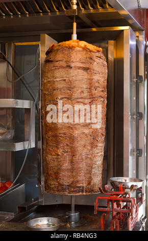 Gebratenes Fleisch - türkische Döner Stockfoto