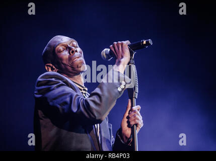 Faithless, die Britische electronica Band, führt ein Live Konzert bei den Danish Music festival Tinderbox Festival 2015 in Odense. Hier Sänger Maxi Jazz live auf der Bühne gesehen. Dänemark, 27.06 2015. Mit Ausnahme von Dänemark. Stockfoto