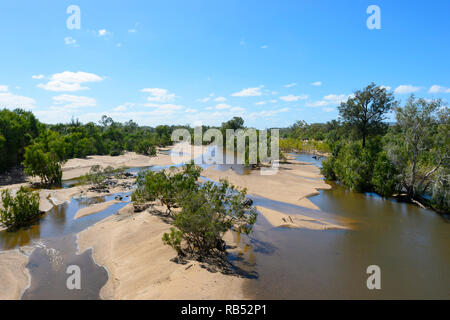 Blick auf Einasleigh River von H.l. gesehen (Bib) Loudon Brücke zwischen Mt überraschen und Georgetown, Savannah, Queensland, Queensland, Australien Stockfoto