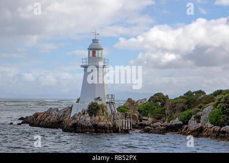 Leuchtturm auf Eingang Insel an der Macquarie Köpfe Stockfoto