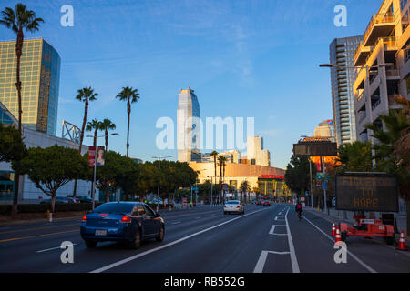 STAPLES Center ist eine Multifunktionsarena in Downtown Los Angeles, Kalifornien, Heimat der LA Lakers und LA Clippers in der NBA. Stockfoto