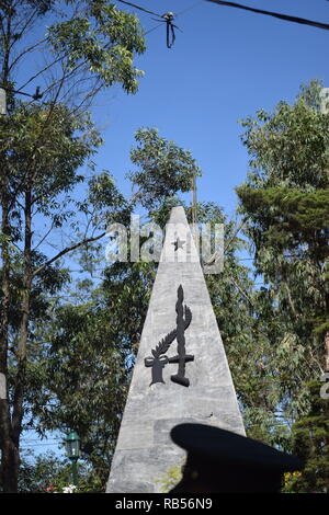 Detail der Inschrift auf dem Veterans Memorial der 66th Infanterie, Streitkräfte der Vereinigten Staaten auf den Philippinen, in Nord Luzon (USA-FIP. NL) Stockfoto