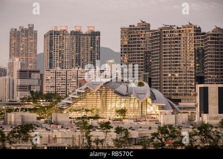 Hongkong West Kowloon Railway Station bei Sonnenuntergang, Hong Kong Stockfoto