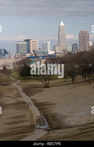 Edgewater Park in Cleveland, Ohio, mit Blick auf die downtown Wolkenkratzer im Hintergrund Stockfoto