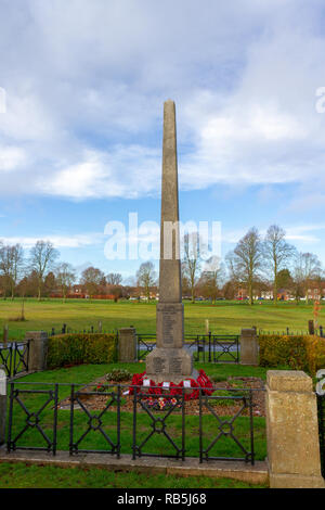 Redbourn Kriegerdenkmal, Redbourn Dorf, Hertforshire, England, Großbritannien Stockfoto