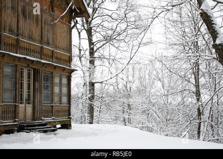 Wunderschöne Landschaft Winter Blick mit weißem Schnee an einem kalten Tag. Stockfoto