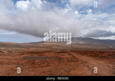 Den trockenen und felsigen Bergen, Fuerteventura, Kanarische Inseln, Spanien Stockfoto