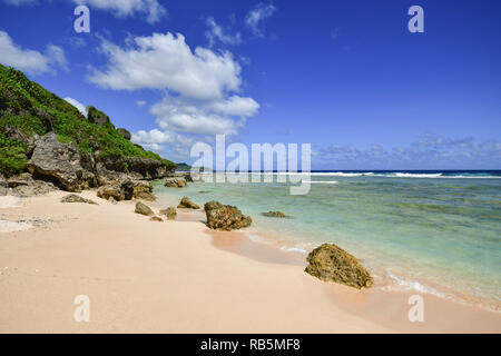 Schöne Tagachang Strand in Guam, das Territorium der USA. Stockfoto