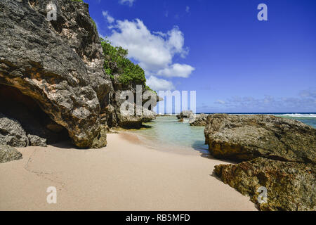 Schöne Tagachang Strand in Guam, das Territorium der USA. Stockfoto