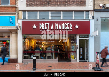 Die Pret A Manger Store bei 60 Broad Street in Reading, Berkshire, Großbritannien Stockfoto