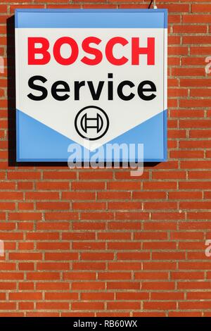 Odder, Dänemark - 6 September, 2015: Bosch Service Logo an einer Wand Stockfoto