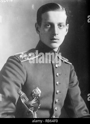 Fürst Dmitri Alexandrowitsch Russlands (15. August 1901 - 7. Juli 1980) war ein Sohn des Großfürsten Alexander Michailowitsch Russlands und der Großfürstin Xenia Alexandrowna Russlands. Er war ein Neffe von Zar Nikolaus II. von Russland. Stockfoto