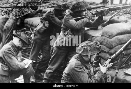 Zweiter Weltkrieg: schützen von Warwickshire Regiment in Aktion während der Schlacht von Frankreich 1940 Stockfoto