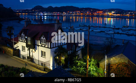 Den Fluss Conwy Estuary von Conwy, Richtung Chapel. Bild im Januar 2019 übernommen. Stockfoto