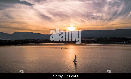 Sonnenuntergang im Neuenburger See, Schweiz Stockfoto