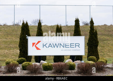 Ein logo Zeichen außerhalb einer Anlage von Kawneer in Bloomsburg, Pennsylvania besetzt, am 30. Dezember 2018. Stockfoto