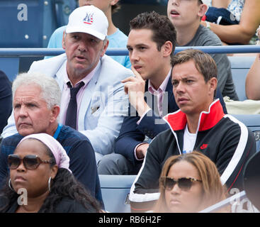 FLUSHING NY - 30. August: Schauspieler Kevin Spacey, Tag 6 der 2014 US Open am USTA Billie Jean King National Tennis Center am 30. August 2014 in der Nähe der Queens Borough von New York City People: Kevin Spacey Stockfoto