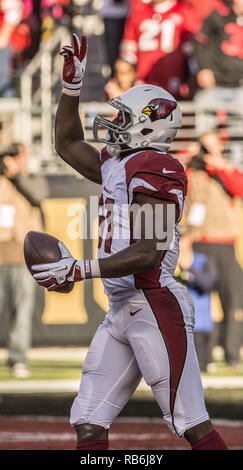 Santa Clara, Kalifornien, USA. 29 Nov, 2015. Arizona Cardinals zurück läuft David Johnson (31) Touchdown feiert am Sonntag, 29. November 2015, in Levis Stadion in Santa Clara, Kalifornien. Die Kardinäle besiegten die 49ers 19-13. Credit: Al Golub/ZUMA Draht/Alamy leben Nachrichten Stockfoto