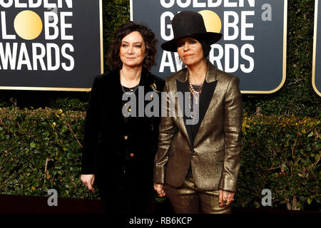 Sara Gilbert und Linda Perry die Teilnahme an der 76. jährlichen Golden Globe Awards im Beverly Hilton Hotel am 6. Januar 2019. Stockfoto