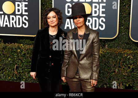 Sara Gilbert und Linda Perry die Teilnahme an der 76. jährlichen Golden Globe Awards im Beverly Hilton Hotel am 6. Januar 2019. Stockfoto